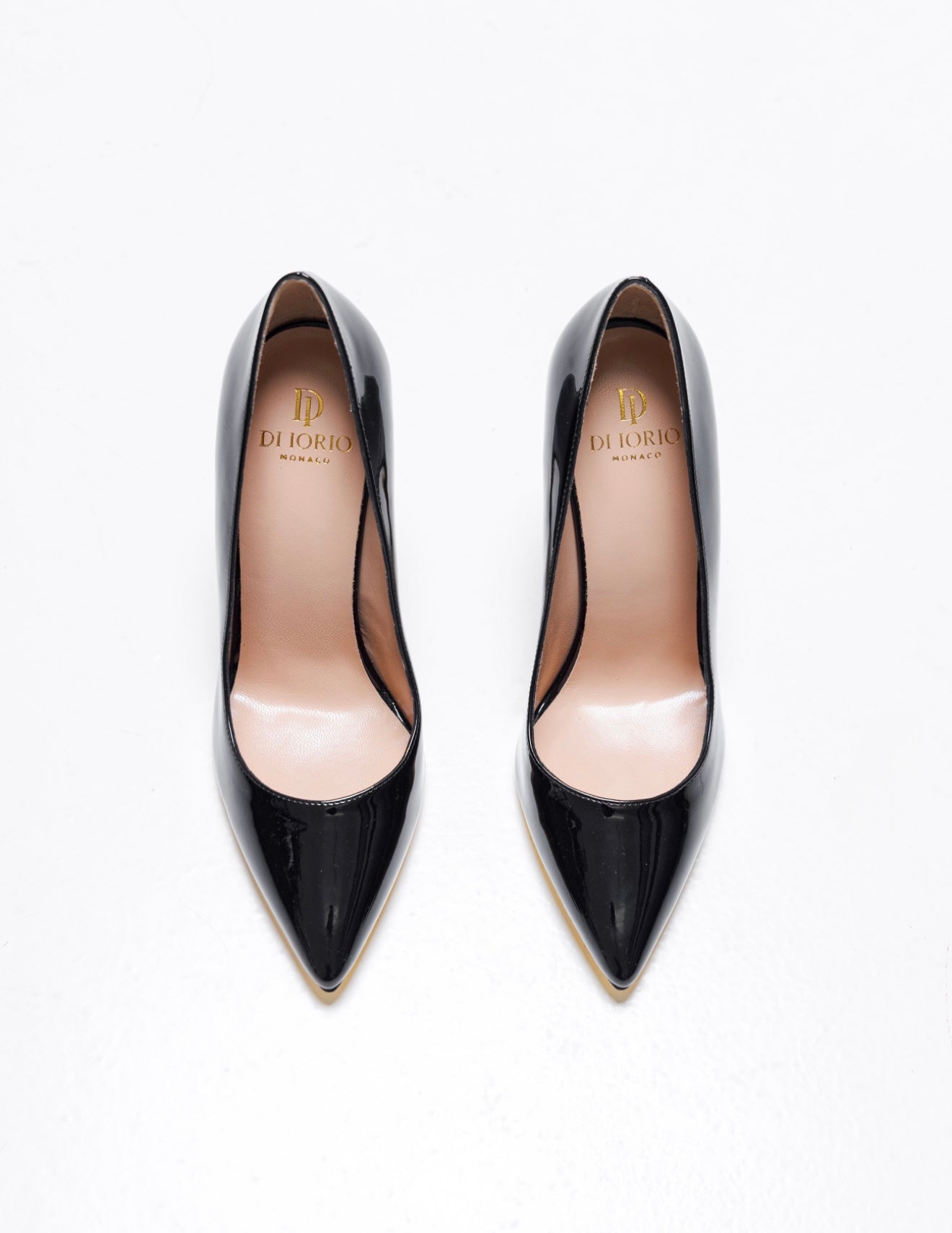 Escarpin en cuir de veau noir pour femme vu de haut