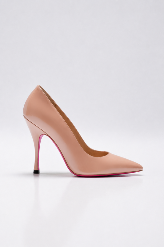 Escarpin en cuir nude et semelle rose pour femme vu de profil
