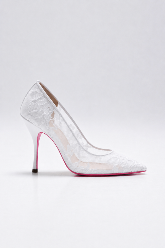 escarpin en dentelle blanche et semelle rose pour femme vu de profil
