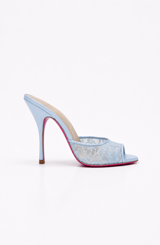 Mule a talon en dentelle bleu et semelle rose pour femme vu de profil