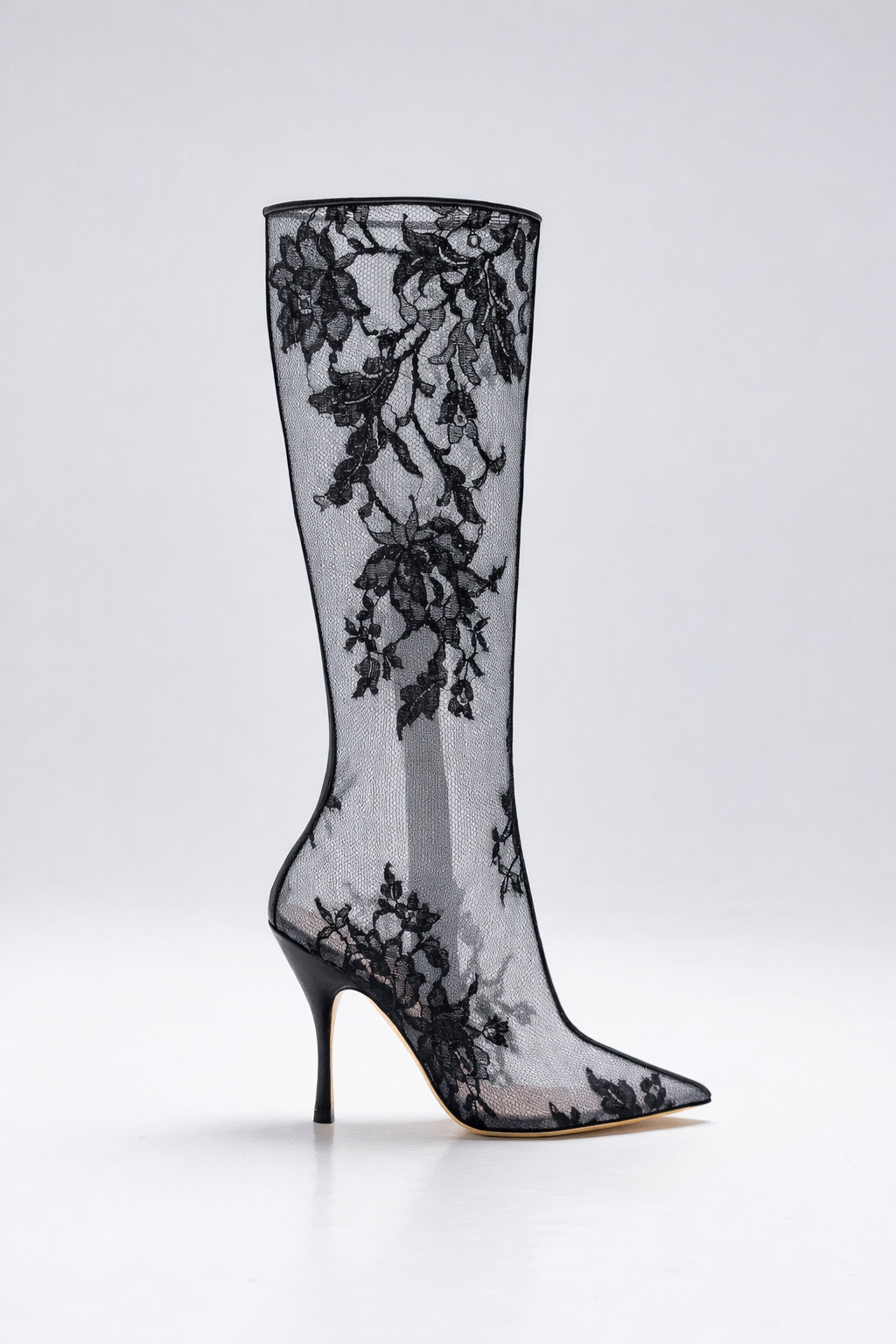 Bottes à talon en dentelle noir pour femme vu de profil