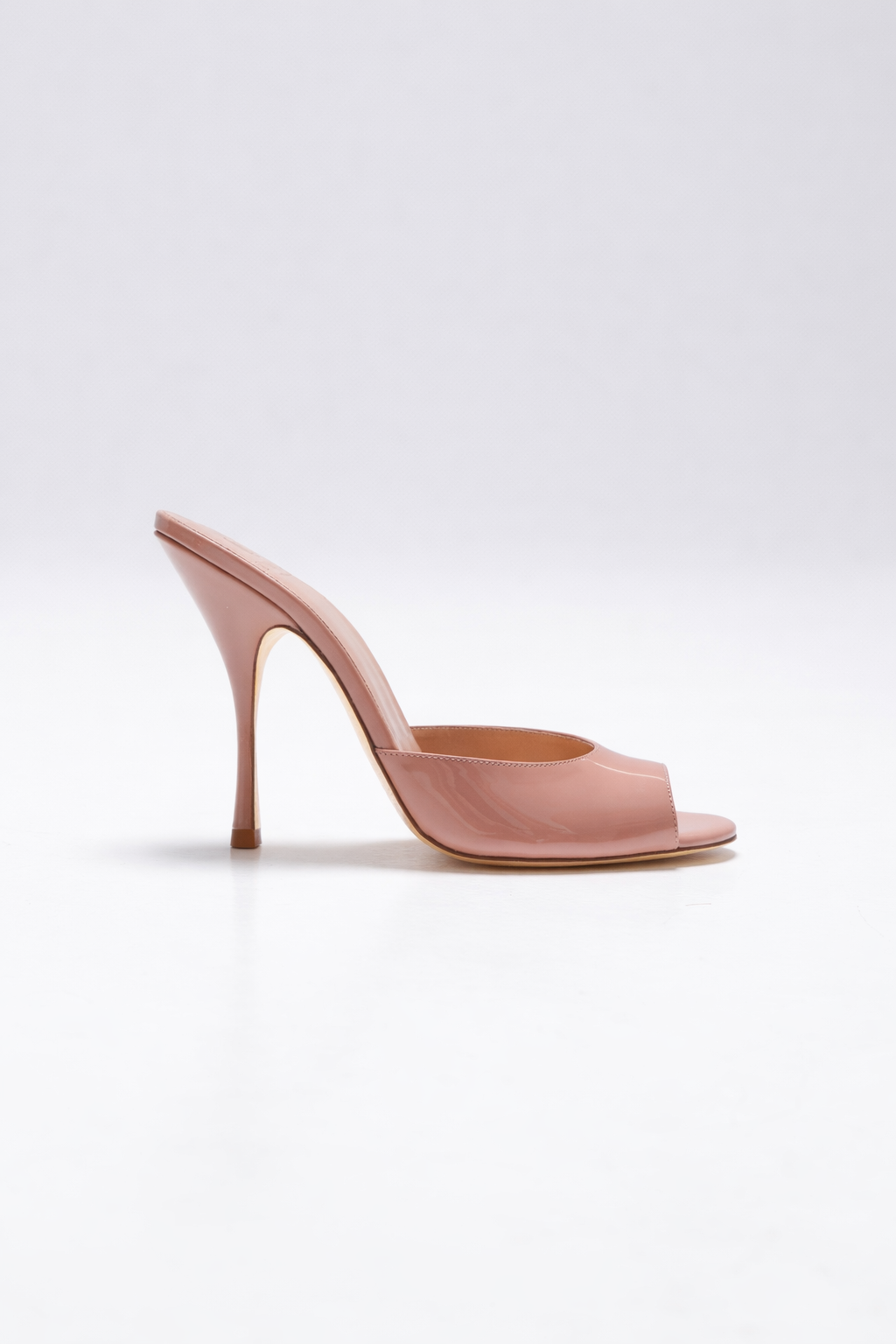 Mule à talon en cuir de veau nude pour femme vu de profil 