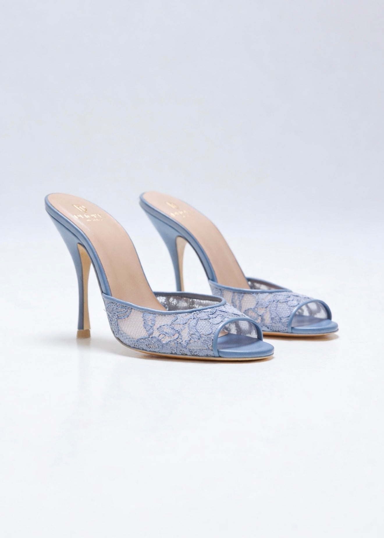 Mule à talon en dentelle bleu pour femme vu de 3/4 