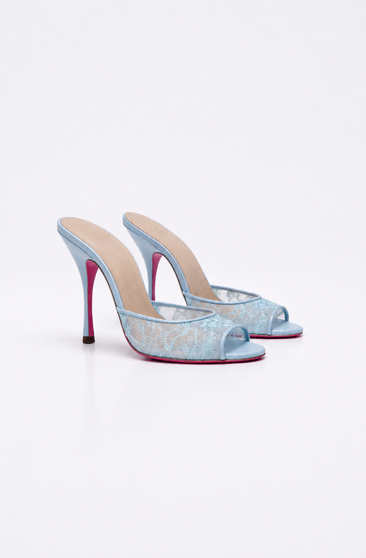 Mule a talon en dentelle bleu et semelle rose pour femme vu de 3/4
