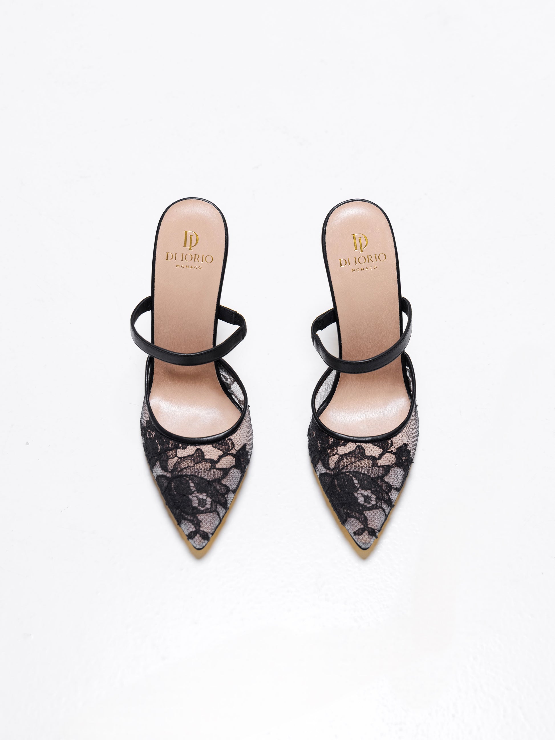 Mule fermé à talon en dentelle noir pour femme vu de haut 