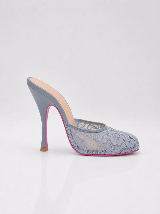 Mule a talon fermé devant en dnetelle bleu et semelle rose pour femme vu de profil